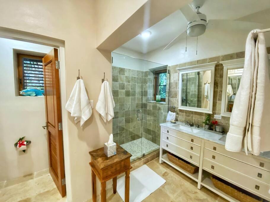 Luxury 7Br Waterfront Villa With Views Of Marina Cay And Scrub Island East End 외부 사진